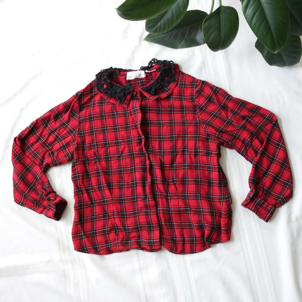 Red plaid pointed flat collar button down shirt
